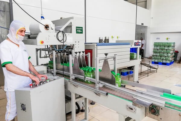 Línea de producción y embotellado de Native Food en Manizales